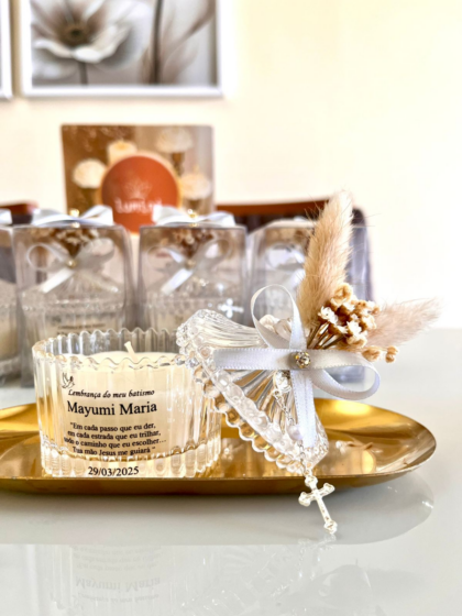 Lembracinha bomboniere com vela aromática Batizado e Terço